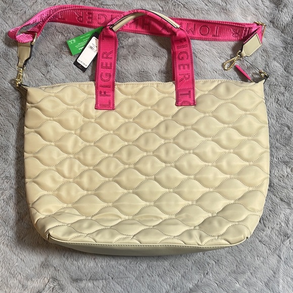 Tommy Hilfiger Tote - Picture 2 of 8